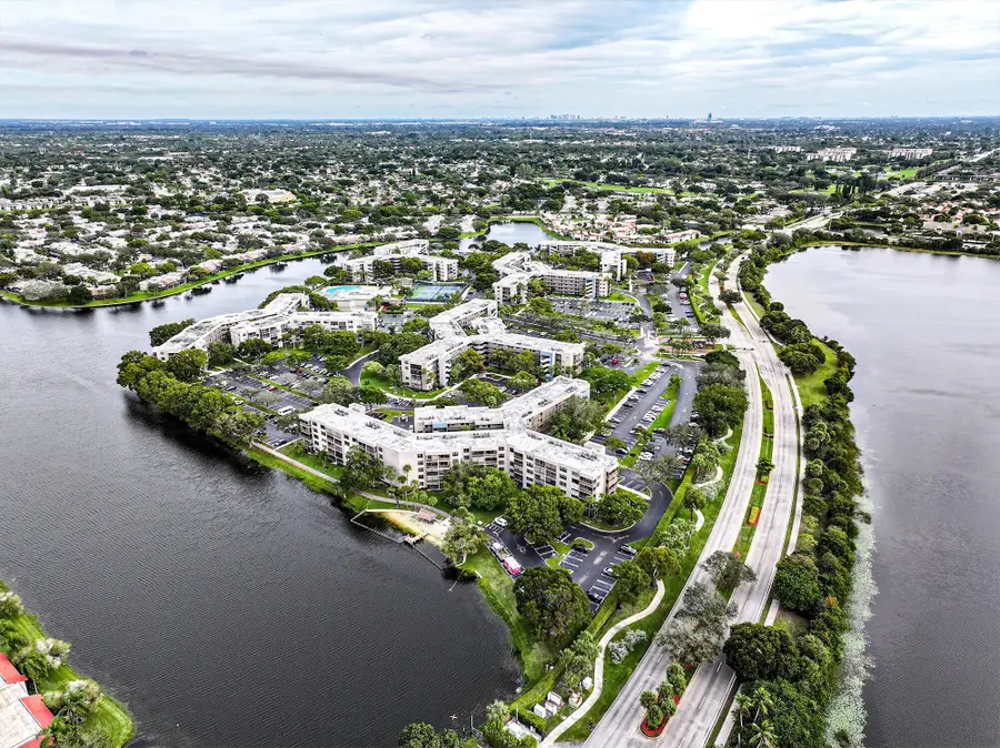 1100 Colony Point Circle Circle #415, Pembroke Pines, FL 33026 - Image #3