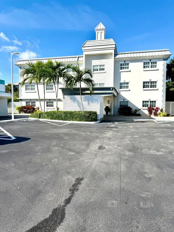 1439 S Ocean Boulevard #303, Lauderdale By The Sea, FL 33062