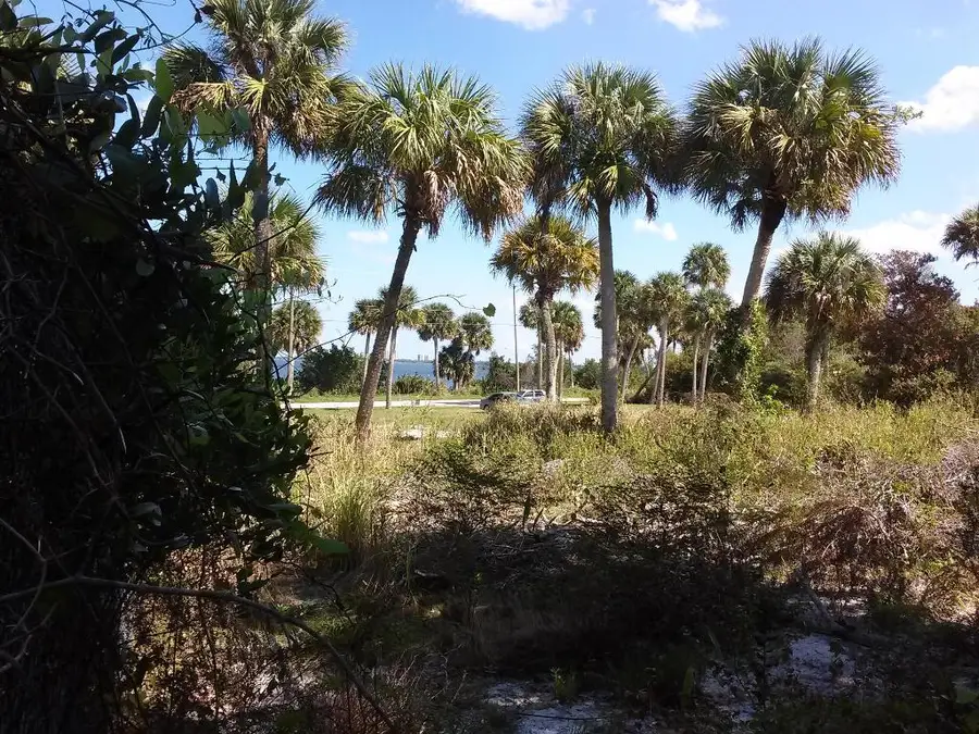 10609 S Indian River S Drive, Fort Pierce, FL 34982 - Image #3