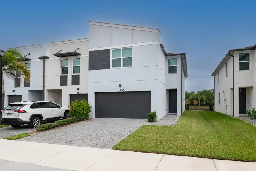 3935 SE Mentmore Lane, Stuart, FL 34997 - Image #2