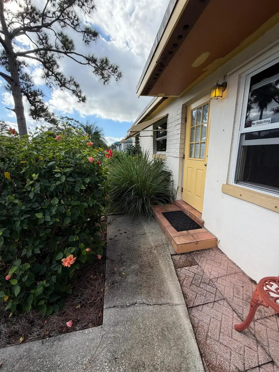 813 Burch Drive, West Palm Beach, FL 33415 - Image #3