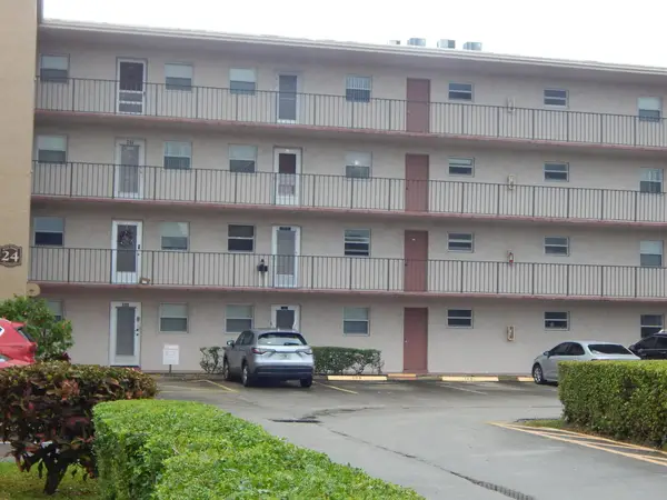 225 Bonnie Boulevard #204, Palm Springs, FL 33461