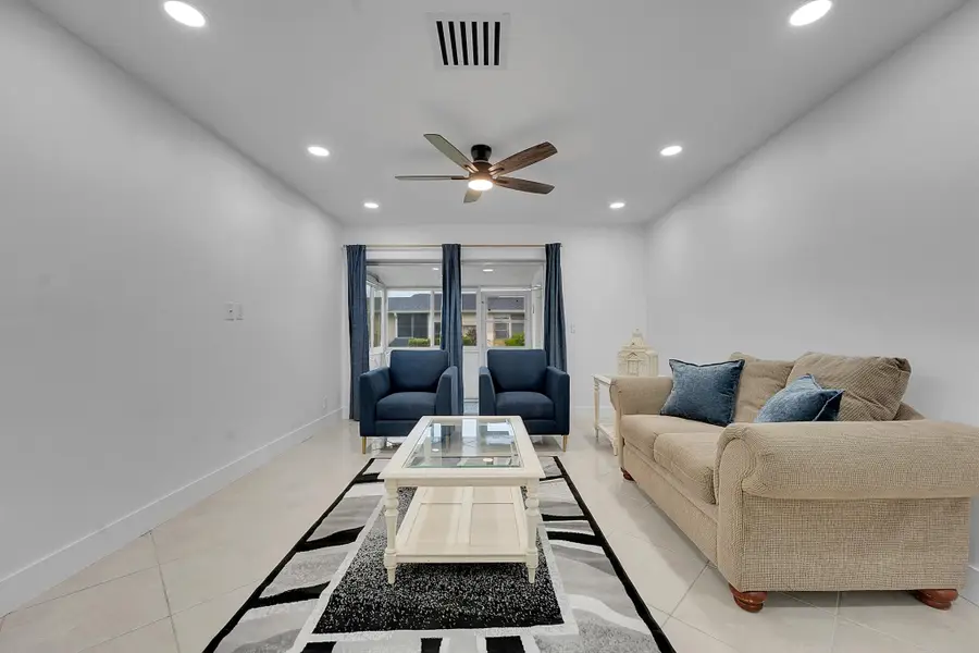 5043 Cresthaven Boulevard #F, West Palm Beach, FL 33415 - Image #2