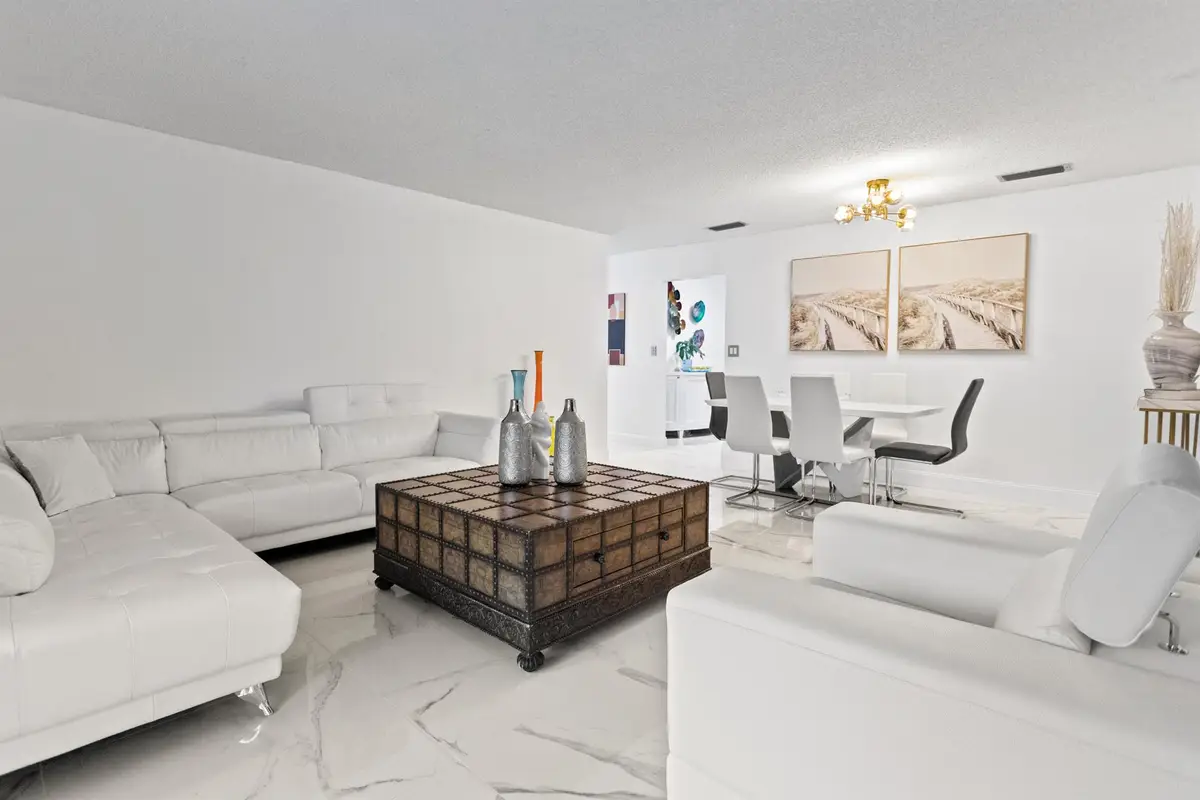 335 W Laurel Drive #8m, Margate, FL 33063 - Image #1