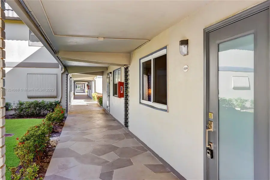 694 Brittany O, Delray Beach, FL 33446 - Image #3