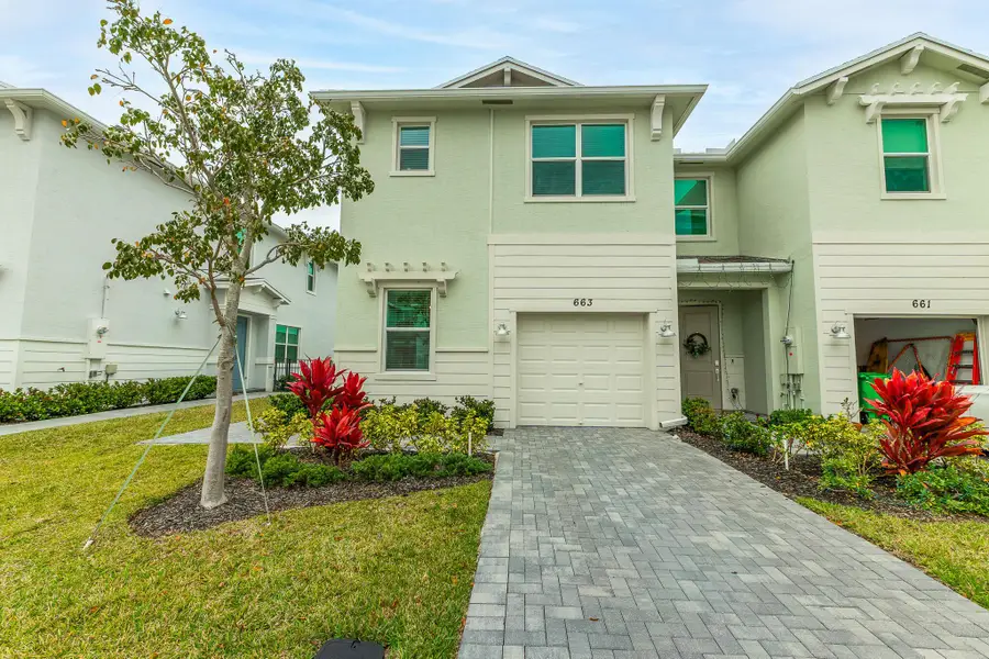 663 SE Lake Falls Street, Port Saint Lucie, FL 34984 - Image #2