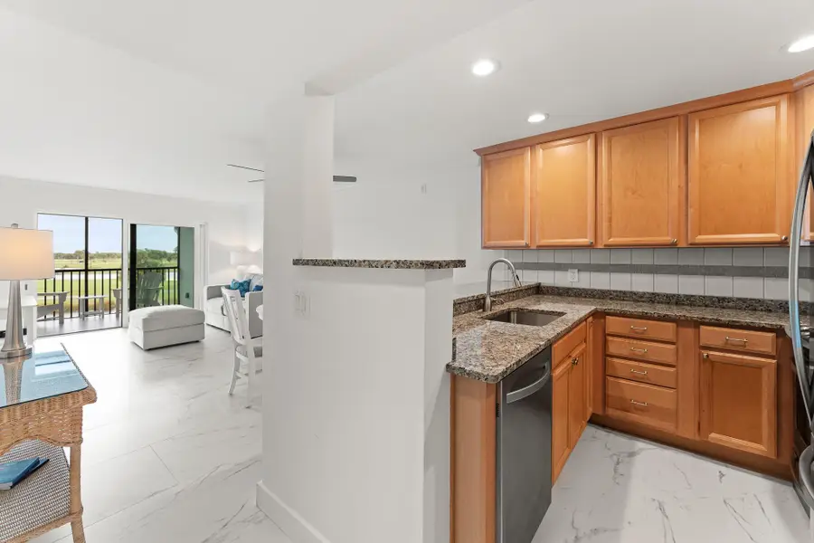 40 NE Plantation Road #306, Stuart, FL 34996 - Image #3