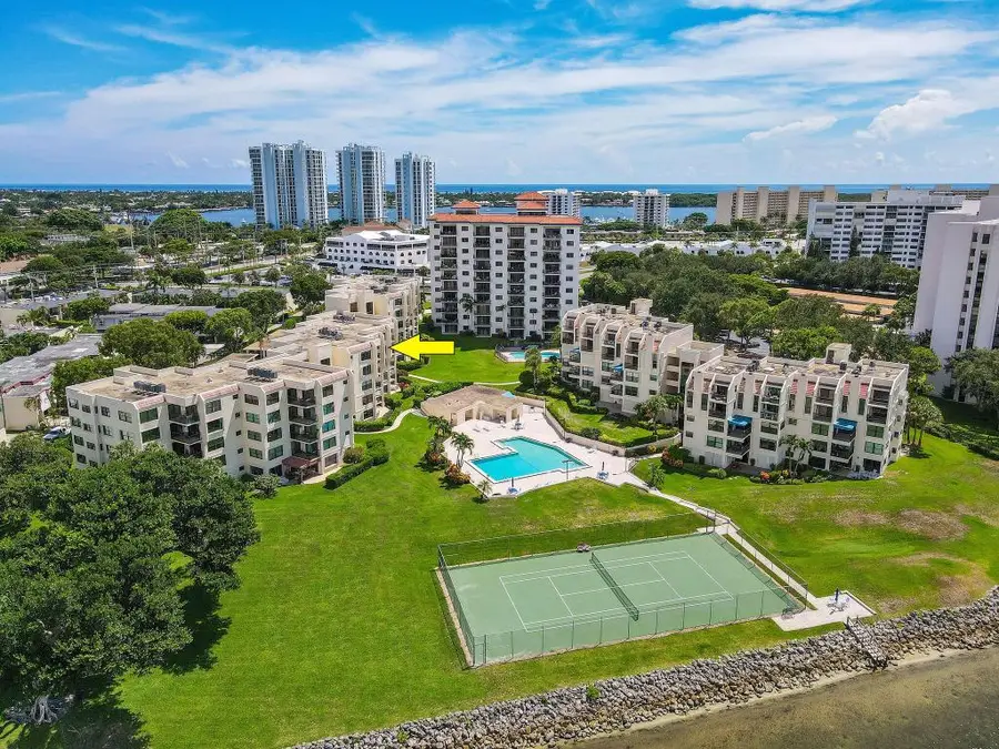 372 Golfview Road #201, North Palm Beach, FL 33408 - Image #2