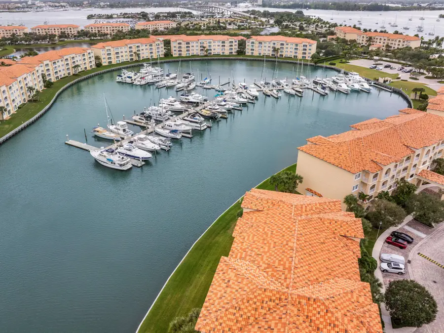 8 Harbour Isle Drive E #5, Fort Pierce, FL 34949 - Image #3
