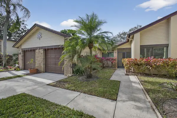 160 Ramblewood Circle, Royal Palm Beach, FL 33411