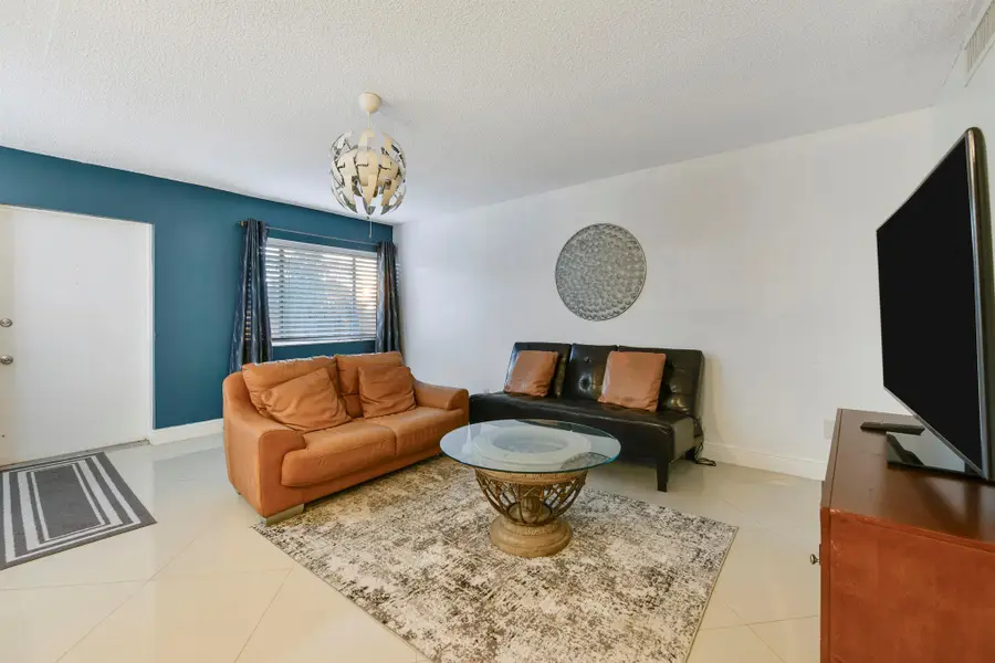 3100 Springdale Boulevard #314, Palm Springs, FL 33461 - Image #2