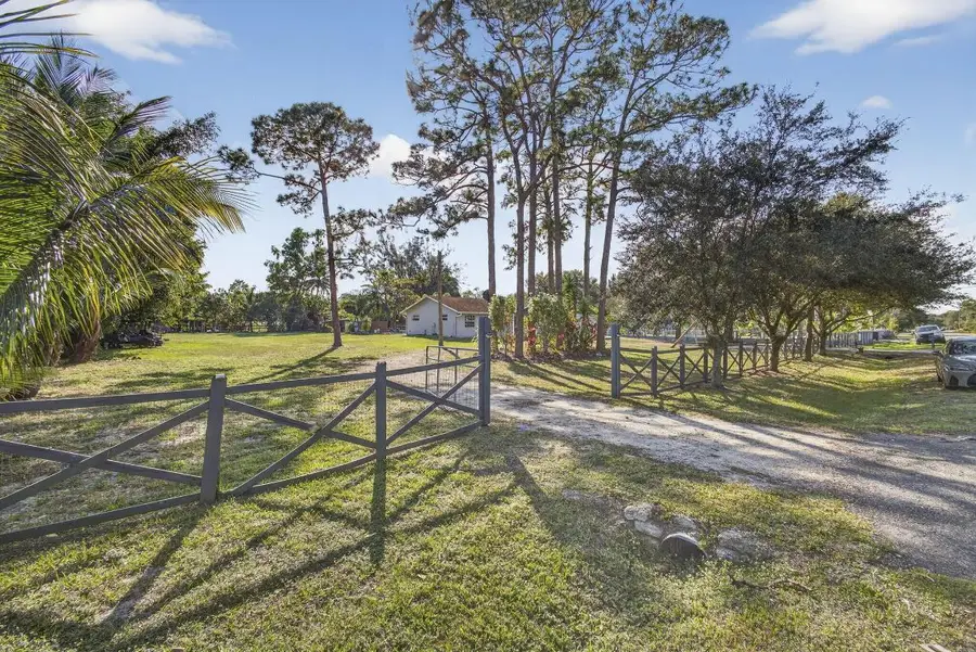 16318 E Glasgow Drive, The Acreage, FL 33470 - Image #2