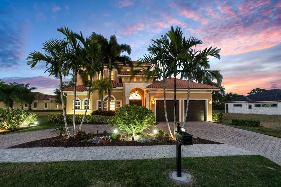 113 SE Via Verona, Port Saint Lucie, FL 34984 - Image #2