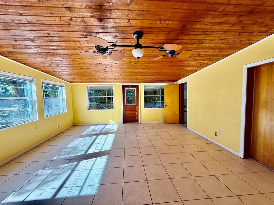 1050 NE Wright Avenue, Jensen Beach, FL 34957 - Image #3