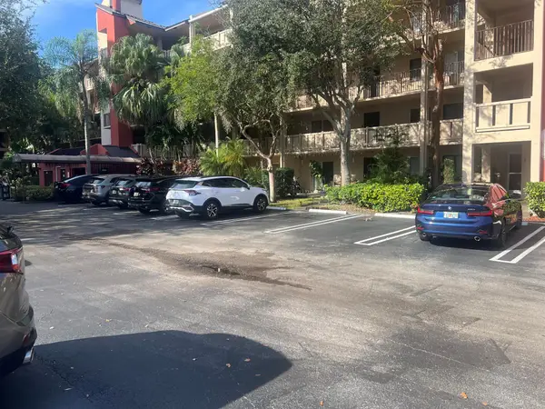 2208 S Cypress Bend Drive #106, Pompano Beach, FL 33069