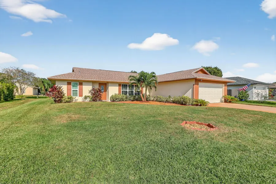 943 SE Brookedge Avenue E, Port Saint Lucie, FL 34983 - Image #2