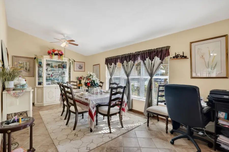 943 SE Brookedge Avenue E, Port Saint Lucie, FL 34983 - Image #3