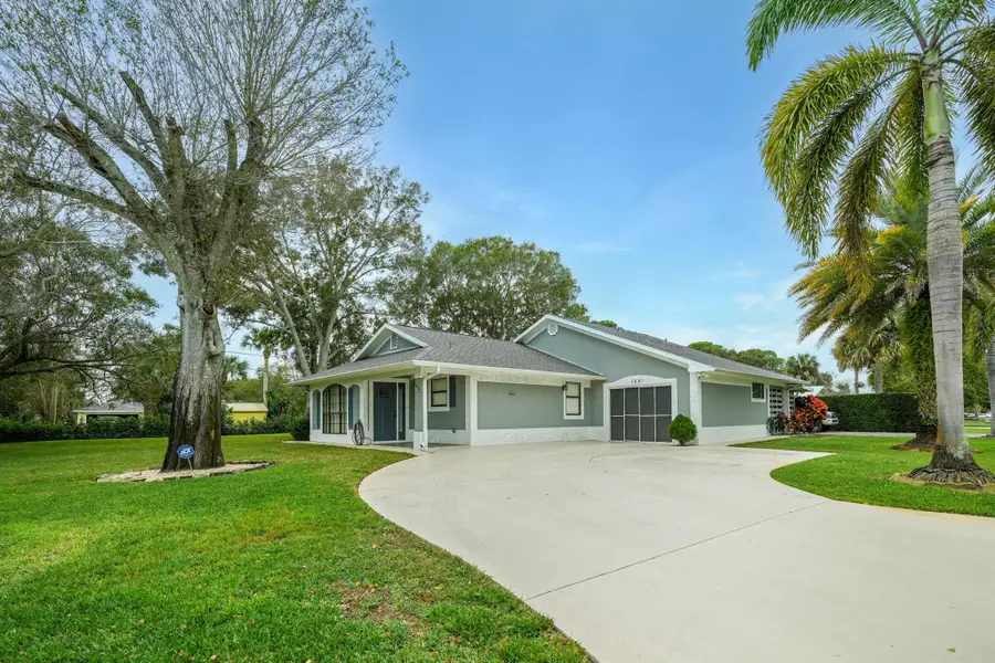 1001 Gatewood Avenue, Fort Pierce, FL 34982 - Image #2
