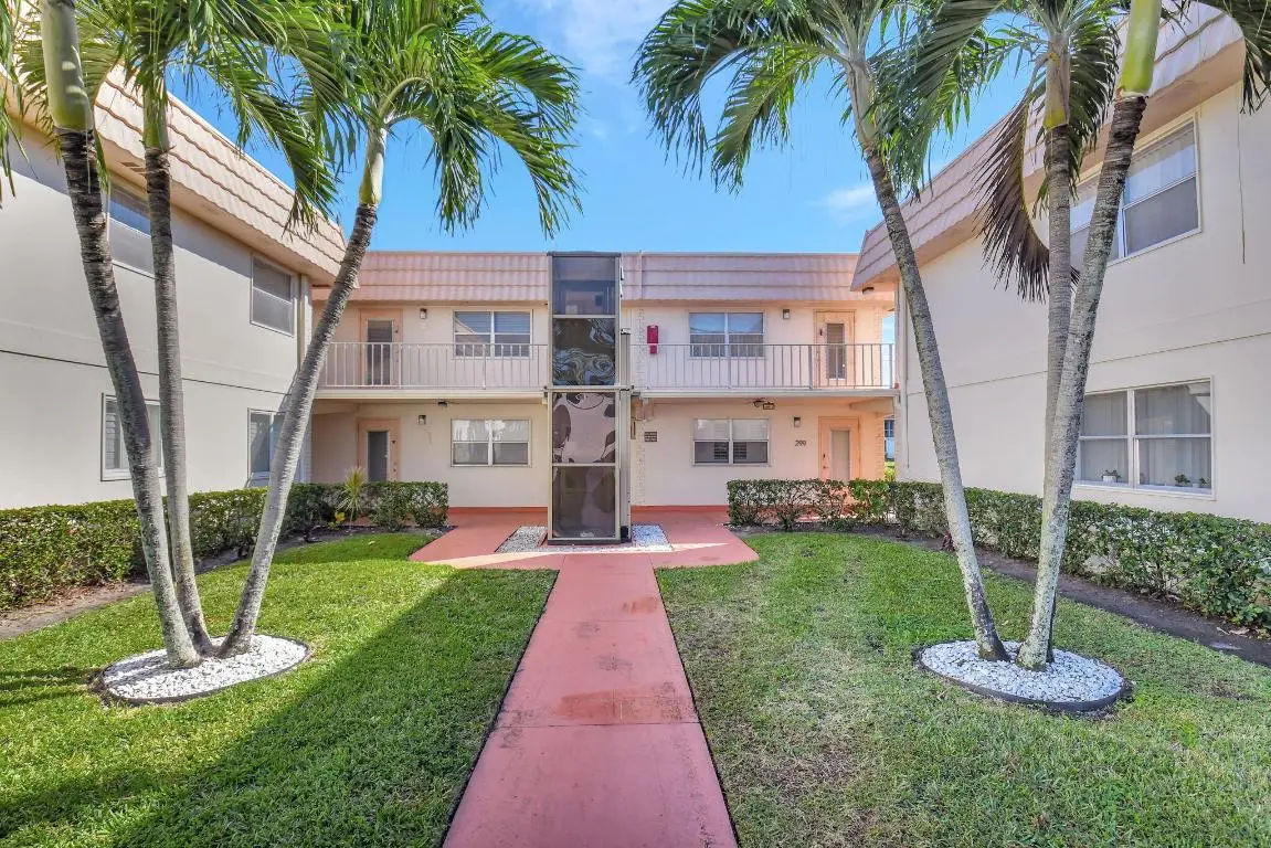 325 Saxony G, Delray Beach, FL 33446 - Image #1