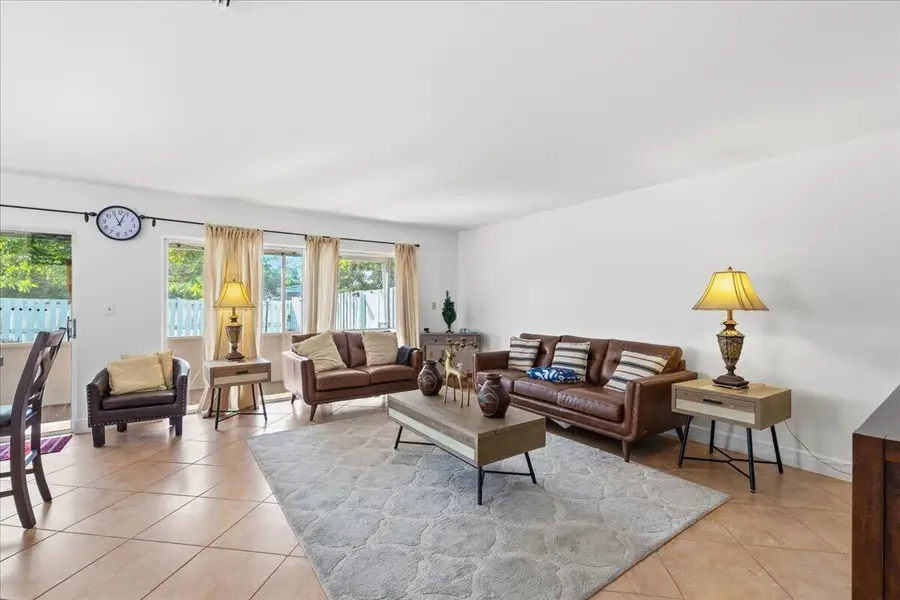 11140 SW 11th Place, Davie, FL 33324 - Image #2