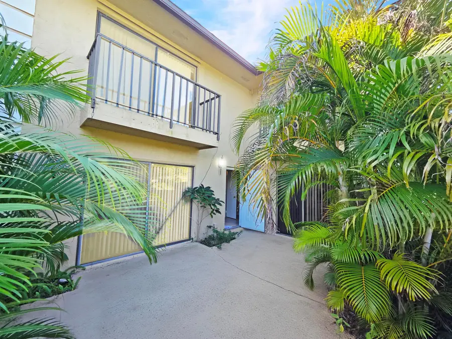 1482 N Lawnwood Circle #30-D, Fort Pierce, FL 34950 - Image #2