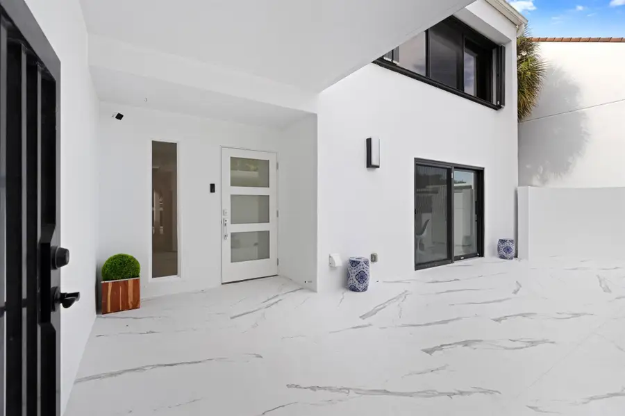 2435 Presidential Way #H, West Palm Beach, FL 33401 - Image #2