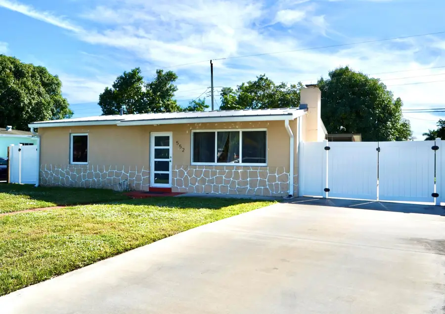 552 Beech Road, West Palm Beach, FL 33409 - Image #2