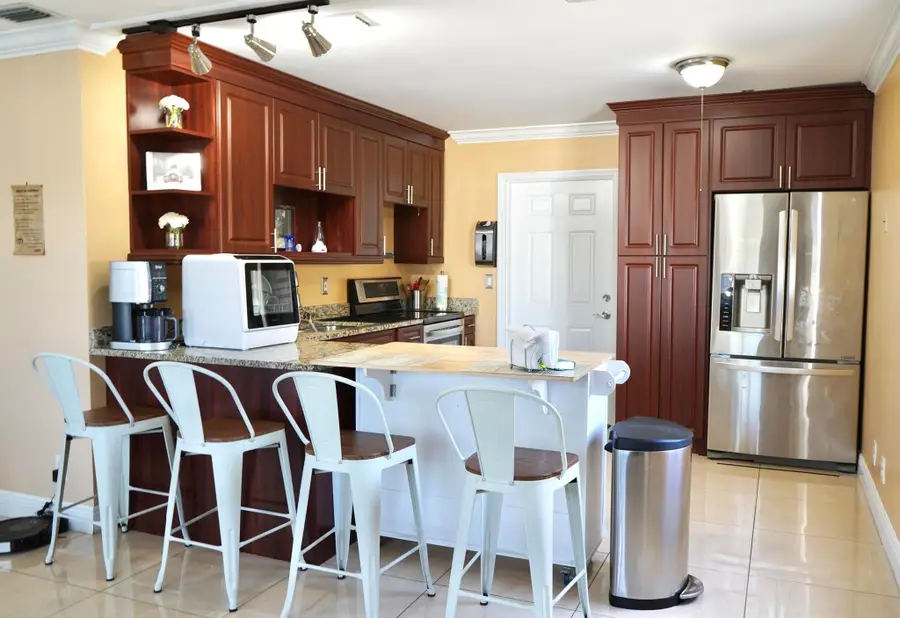 552 Beech Road, West Palm Beach, FL 33409 - Image #3