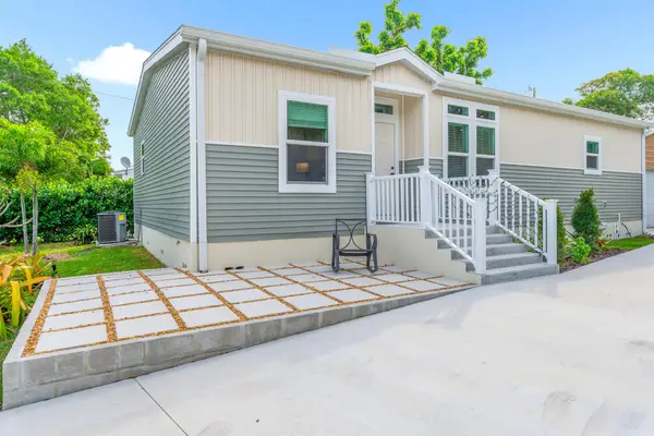 1757 12th Court N, Lake Worth Beach, FL 33460