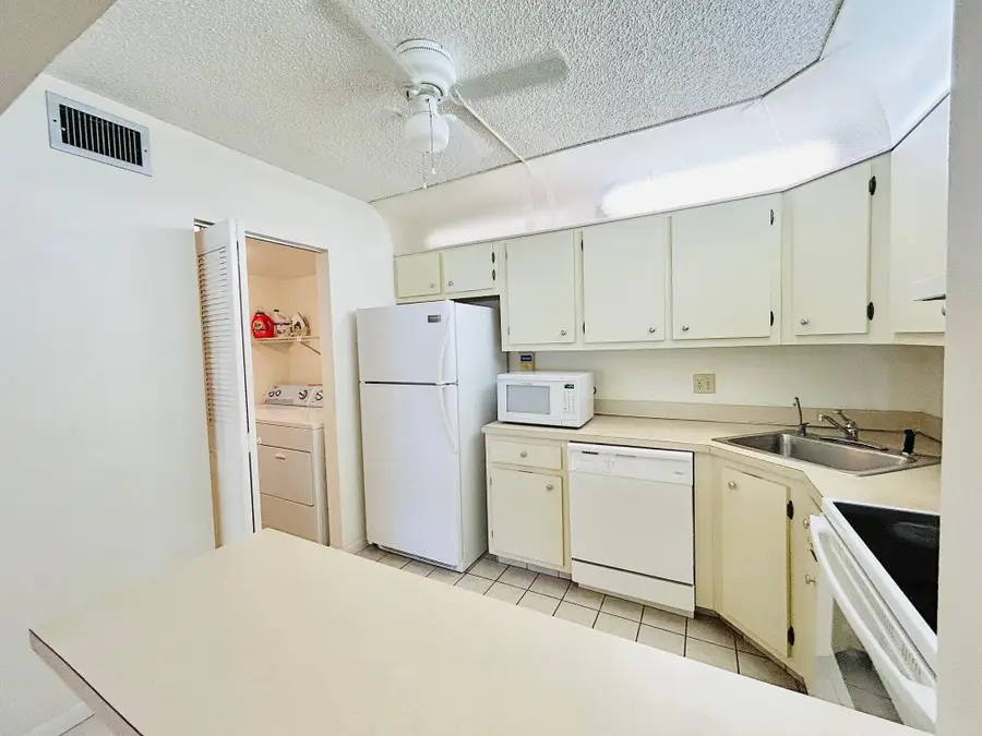 414 Pine Glen Lane #C-1, Greenacres, FL 33463 - Image #3