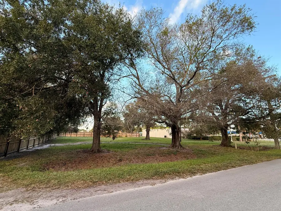 2501 S 29th Street, Fort Pierce, FL 34981 - Image #2