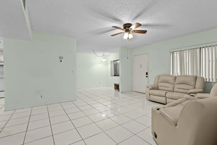 5280 Las Verdes Circle #219, Delray Beach, FL 33484 - Image #2