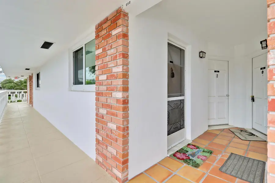 331 Tequesta Drive #212, Tequesta, FL 33469 - Image #2