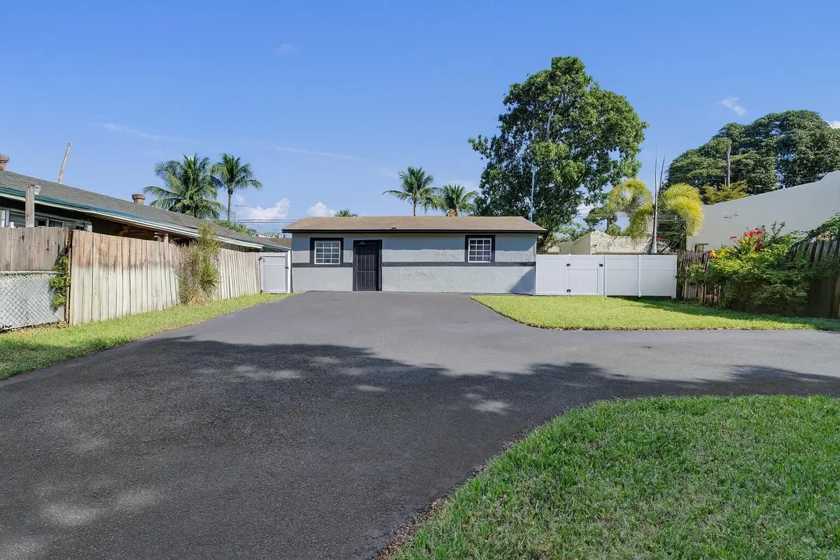 5604 Garden Avenue, West Palm Beach, FL 33405 - Image #1