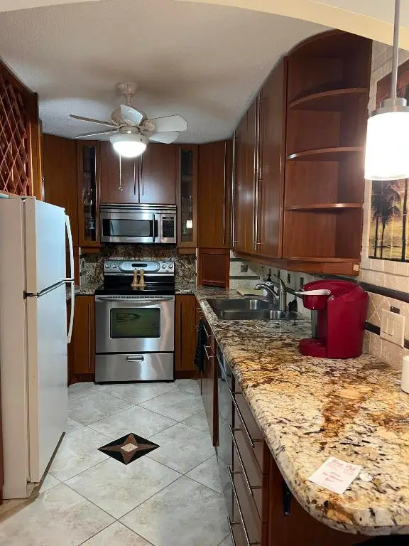 125 S Ocean Avenue #304, Palm Beach Shores, FL 33404 - Image #2