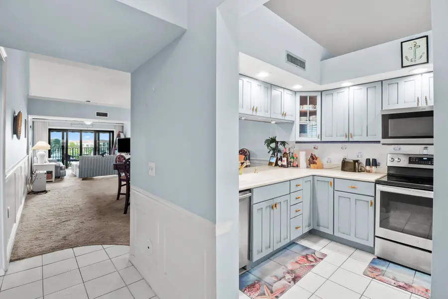 901 Seafarer Circle #503, Jupiter, FL 33477 - Image #2