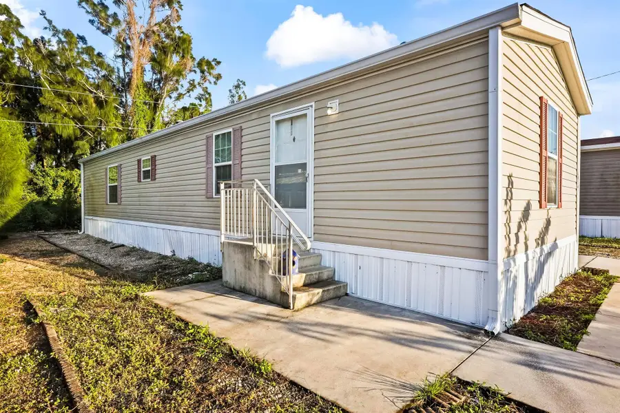 8333 SE Sandy Lane, Hobe Sound, FL 33455 - Image #3