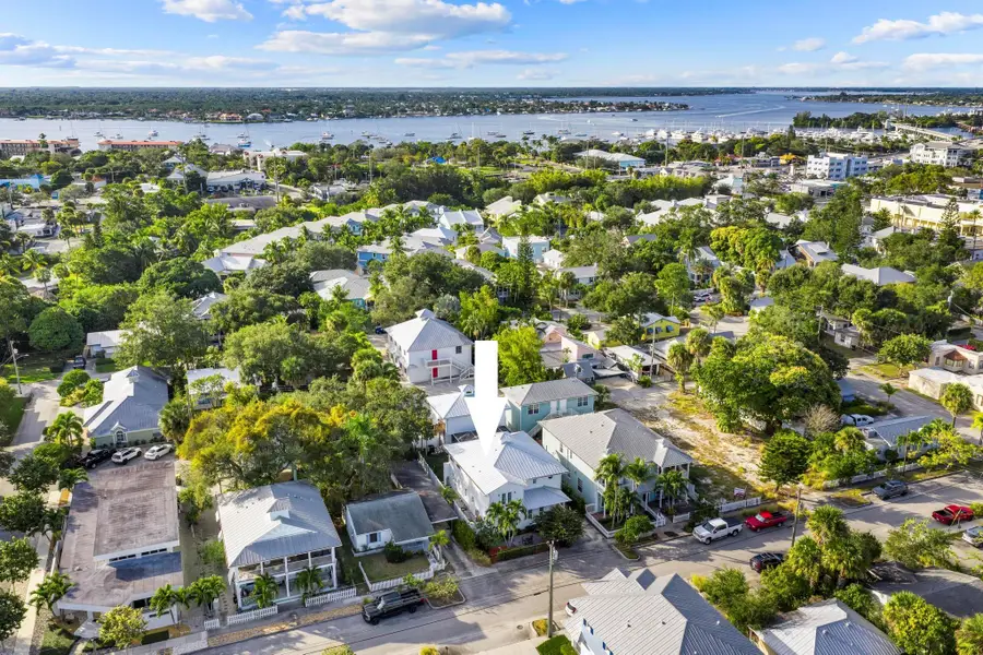 516 SW Camden Avenue, Stuart, FL 34994 - Image #2