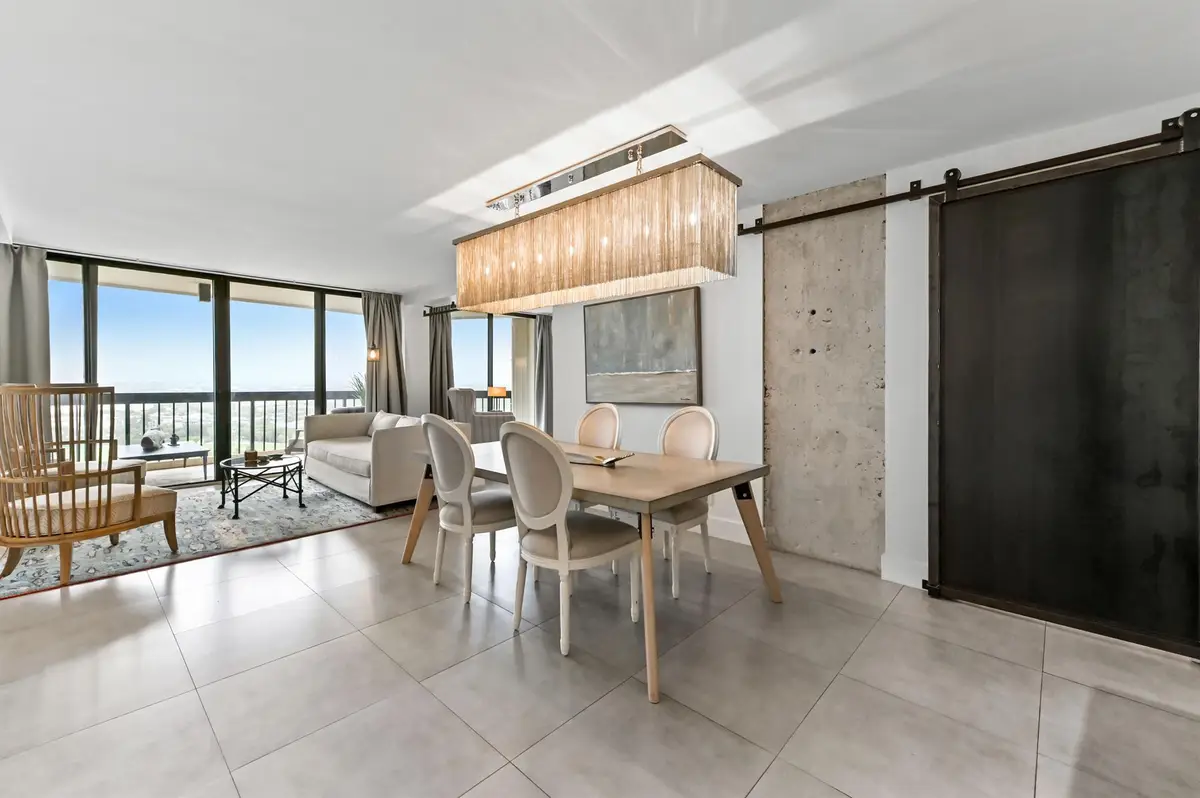 2425 Presidential Way #1806, West Palm Beach, FL 33401 - Image #1