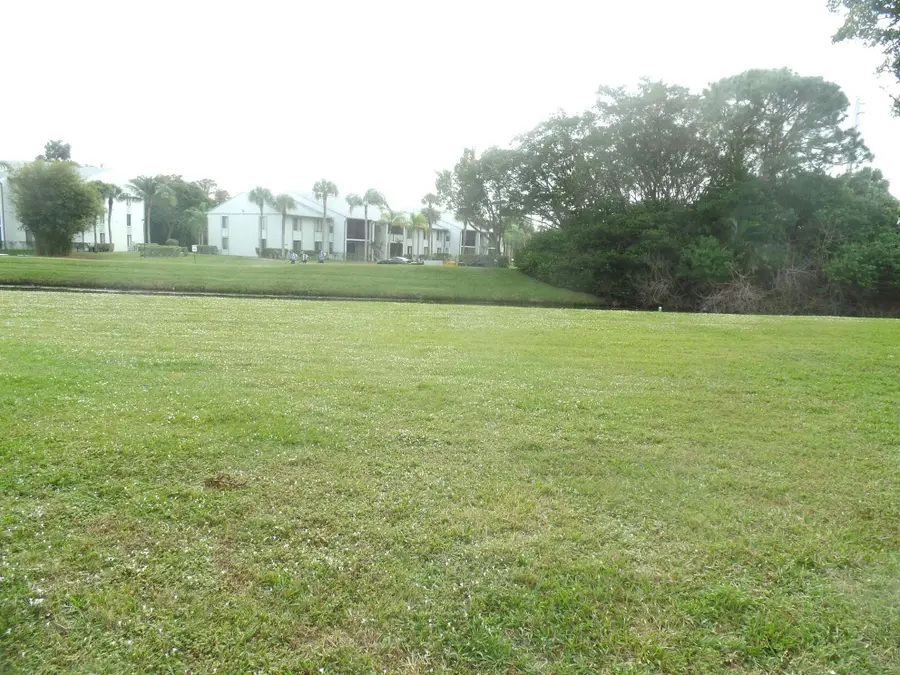 843 Blue Ridge Circle, West Palm Beach, FL 33409 - Image #2