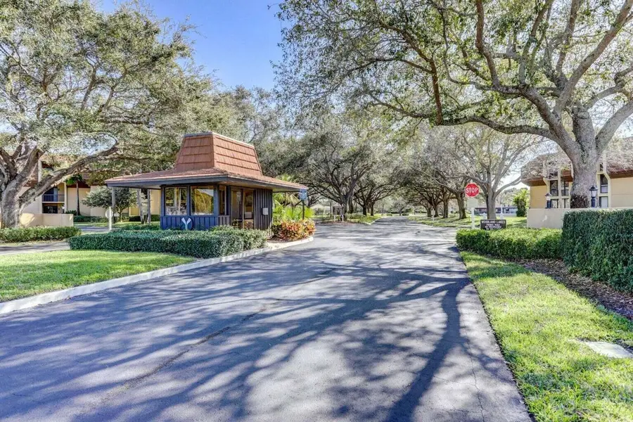 5344 Woodland Lakes Drive #122, Palm Beach Gardens, FL 33418 - #3