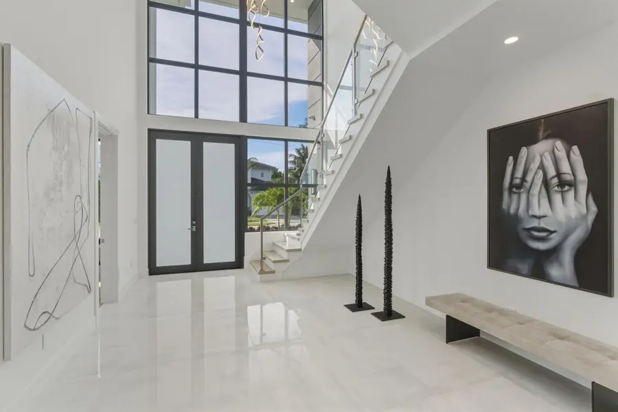 1050 NE 3rd Avenue, Boca Raton, FL 33432 - Image #2