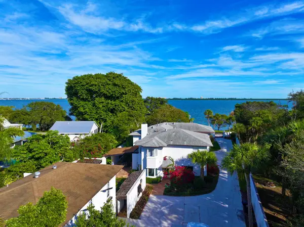 1009 S Indian River Drive, Fort Pierce, FL 34950