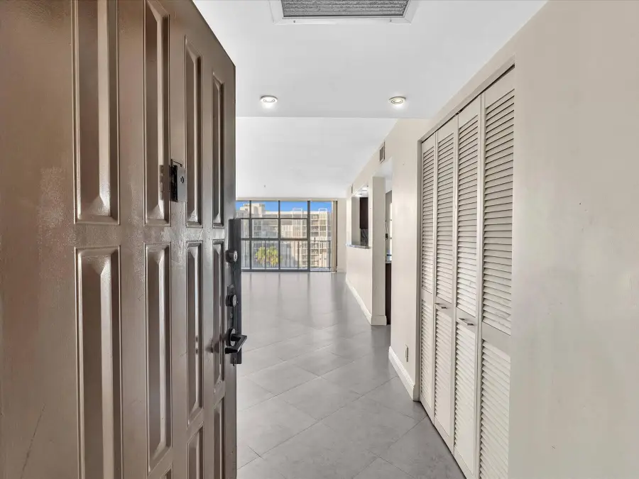 600 Parkview Drive #719, Hallandale Beach, FL 33009 - Image #2