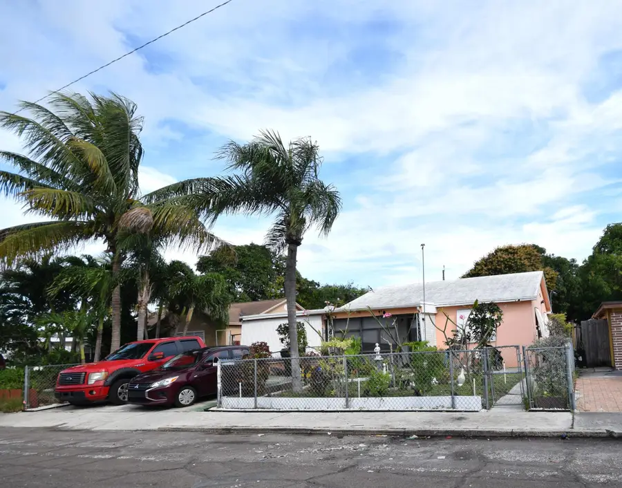 910 N C Street, Lake Worth Beach, FL 33460 - Image #2