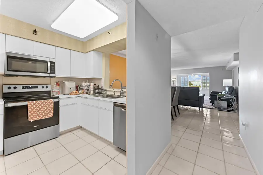 14096 Huntington Pointe Drive #305, Delray Beach, FL 33484 - Image #3