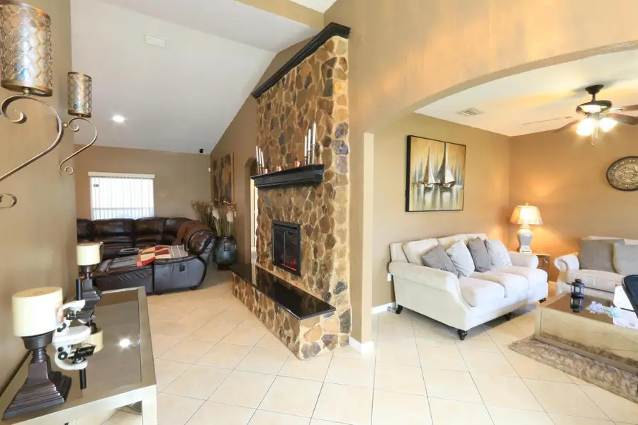 232 SE Verada Avenue, Port Saint Lucie, FL 34983 - Image #3