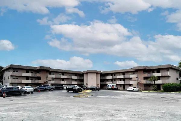 1200 Tallwood Avenue #202, Hollywood, FL 33021