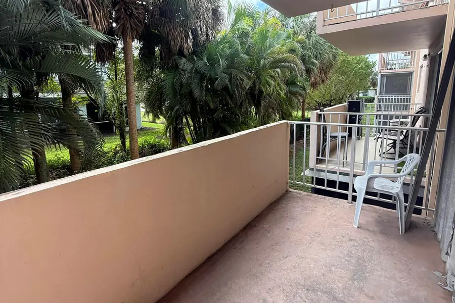 1200 Tallwood Avenue #202, Hollywood, FL 33021 - Image #2