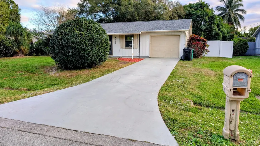 522 NW La Brea Avenue, Port Saint Lucie, FL 34983 - Image #3